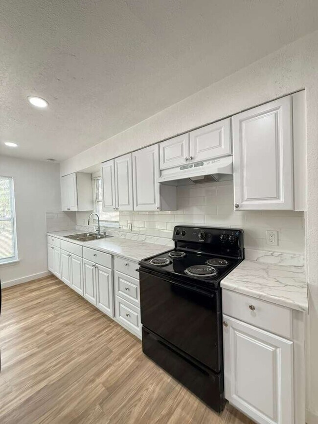 Foto del edificio - 339 Brettonwood Dr