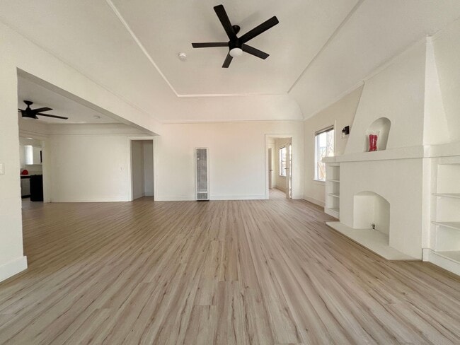 Building Photo - LB2527