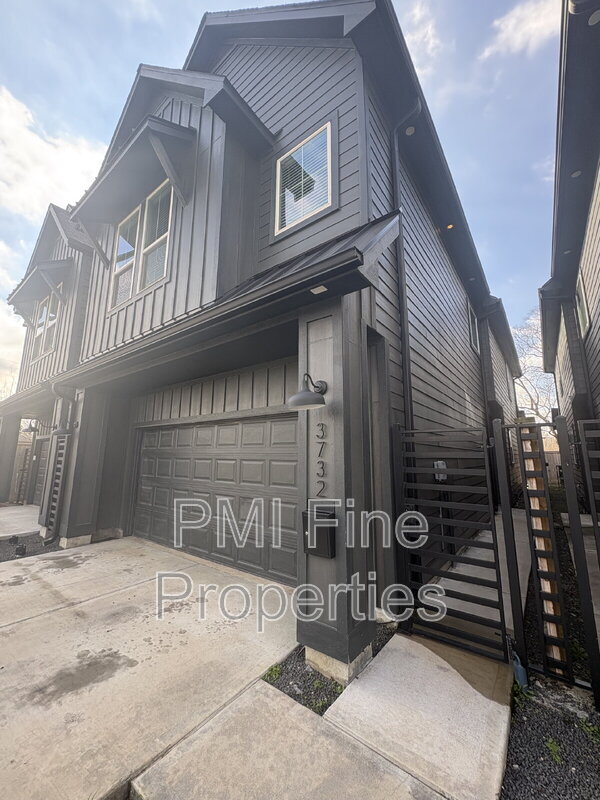 Building Photo - 3732 Seabrook St