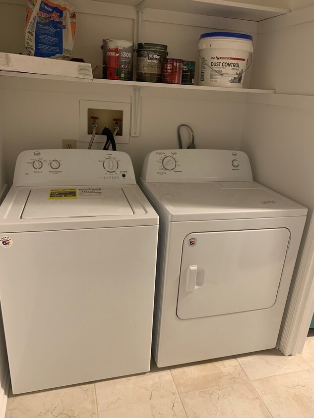 laundry room - 613 Poplar Ct