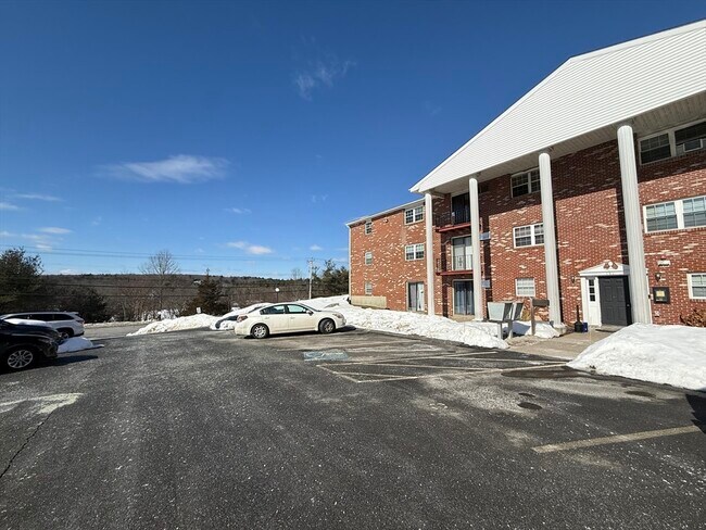 Foto del edificio - 151 Providence Rd