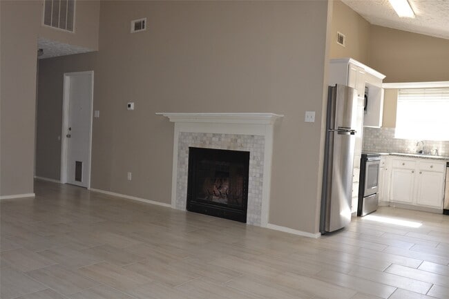 Foto del edificio - 17014 Blue Mist Dr