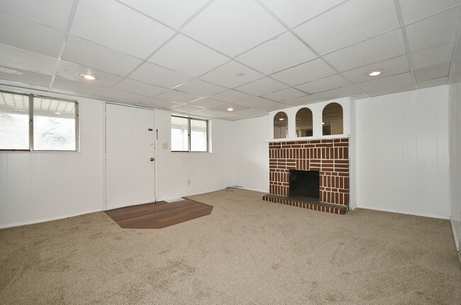 Building Photo - 741-743 Bower Hill Rd