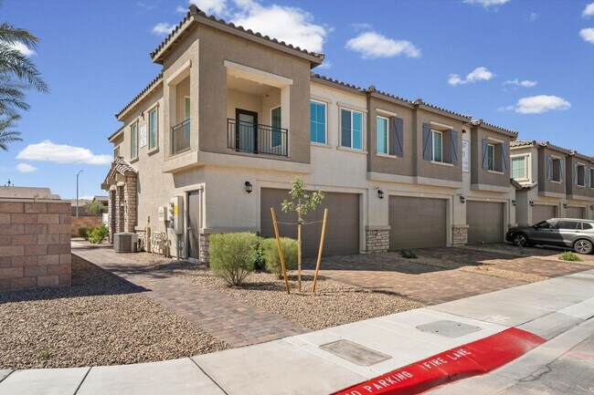 Building Photo - 237 Callen Falls Ave