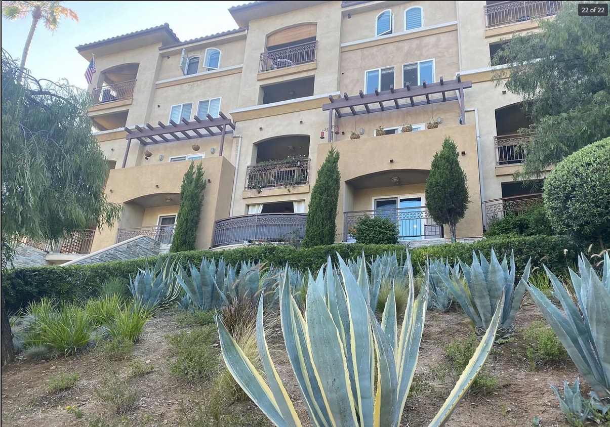 Foto principal - 6221 Monterey Rd