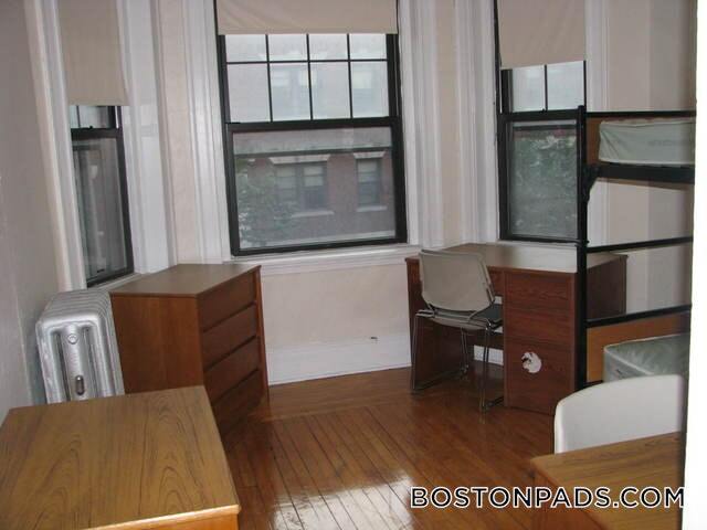 Foto del edificio - 136 Hemenway St