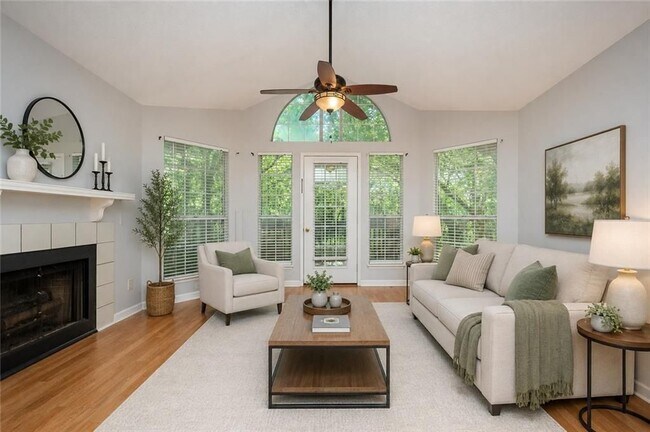 Foto del edificio - 915 Wentworth Ct