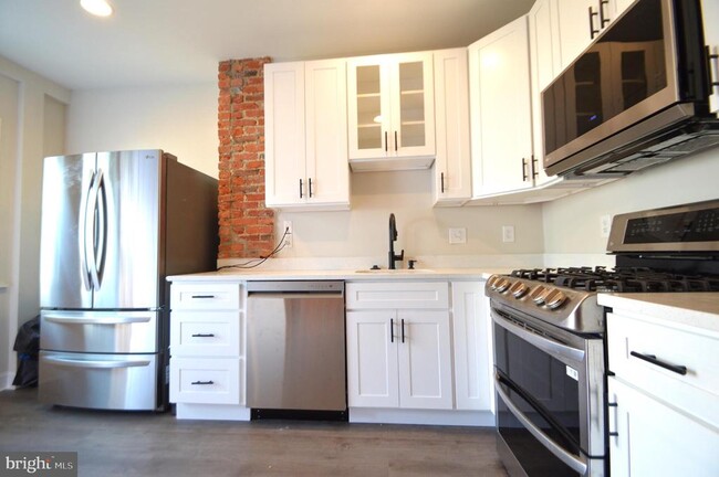 Building Photo - 1319 Glyndon Ave