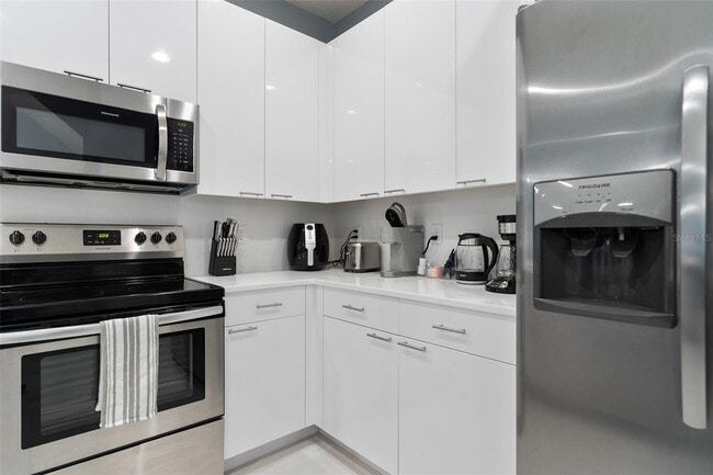 Building Photo - 1601 Tranquil Ave