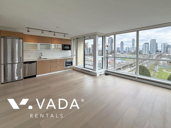 Building Photo - City Point Tower 1 BR APT Rental 1304-10777 University Dr Surrey: VADA