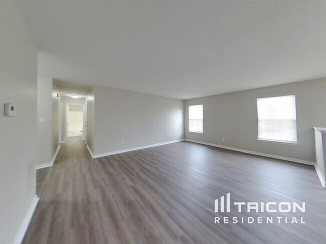 Foto del edificio - 703 Sweet Creek Dr