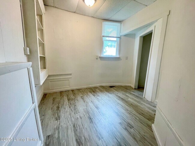 Foto del edificio - 4116 W Broadway