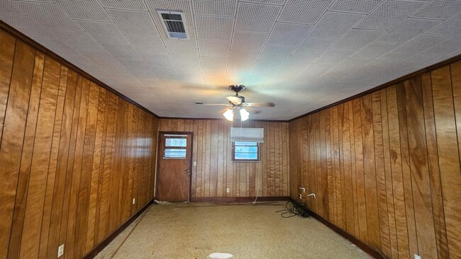 Building Photo - 298 Lindale Ave