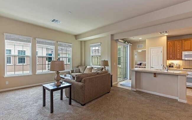 Foto del edificio - Gorgeous South Reno Condo w/ Some Paid Uti...