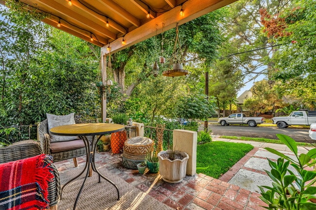 Foto del edificio - 5182 Ellenwood Dr