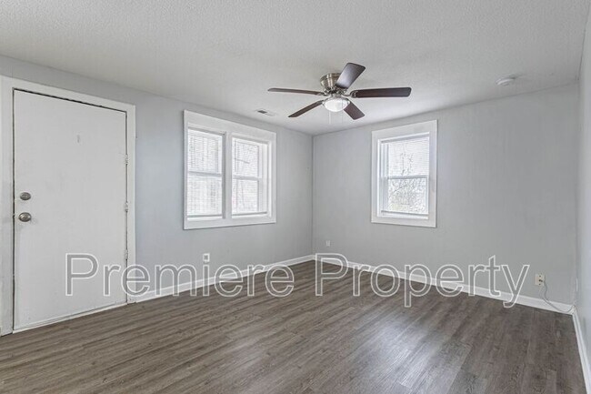 Foto del edificio - 15400 E 54th St