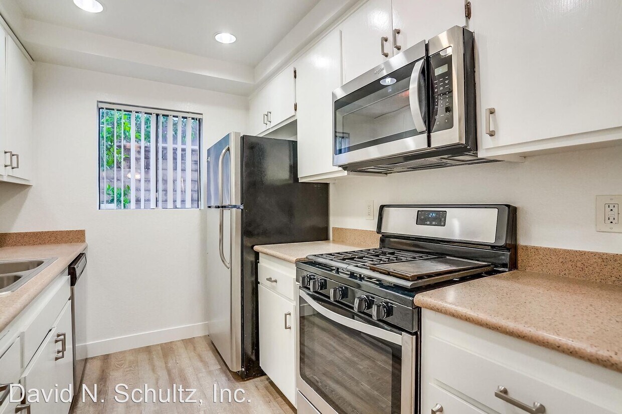 Foto principal - 534 E Cypress Ave