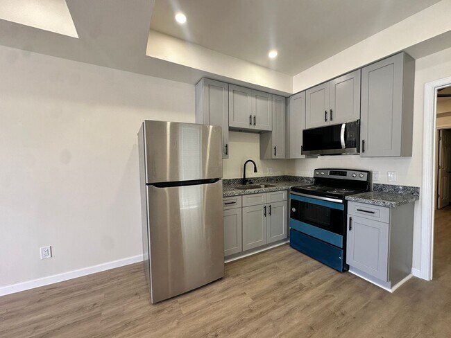 Building Photo - Newly Remodeled Units!