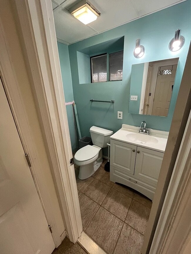 Building Photo - 17101 Clear Creek Dr