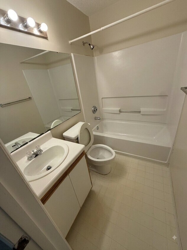 Foto del edificio - 1351 Crab Orchard Dr