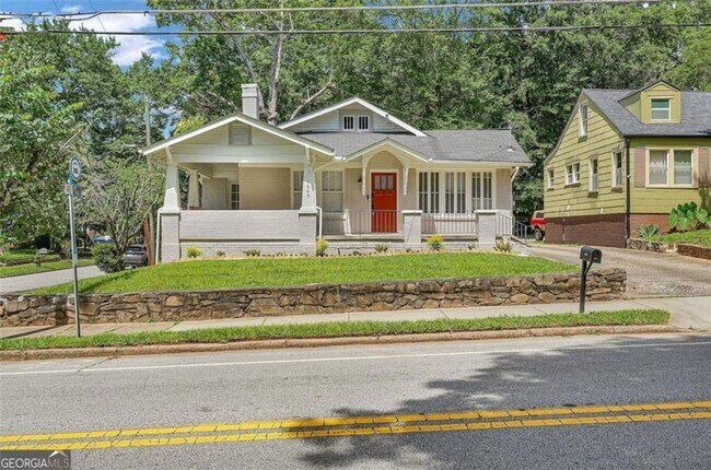 Building Photo - 1667 Sylvan Rd SW