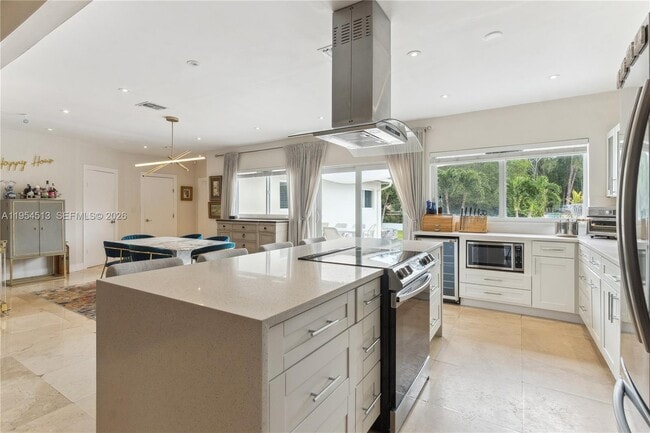 Building Photo - 13801 S Biscayne River Dr