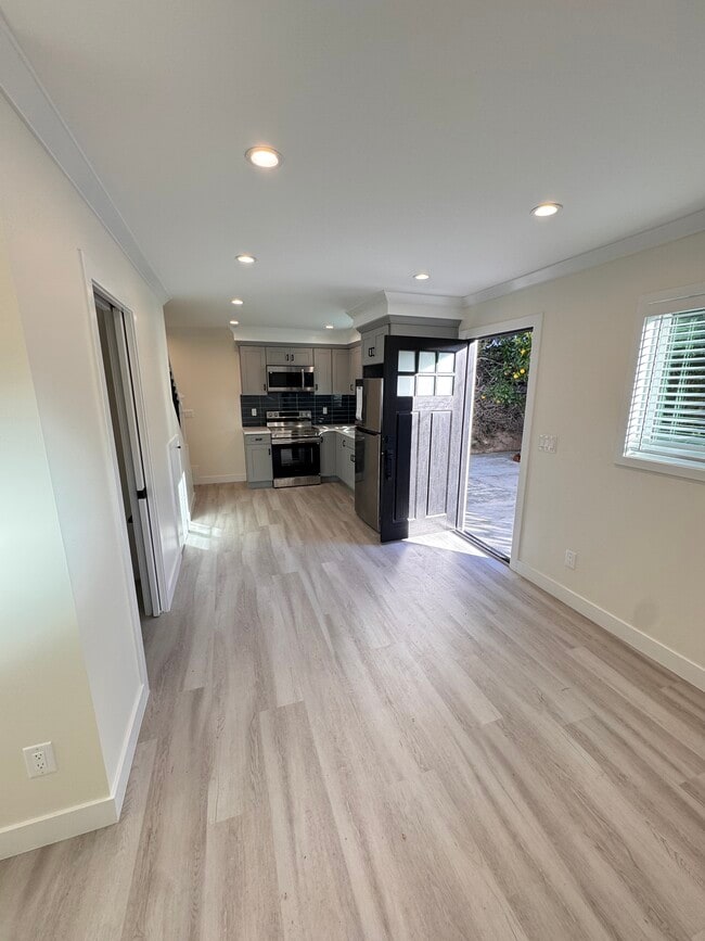 Foto del edificio - 23442 Kathryn Ave