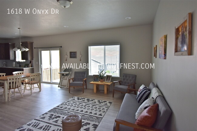 Foto del edificio - Gorgeous 4 Bed Santaquin Home!