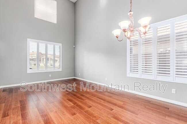 Building Photo - 1149 N Cholla St