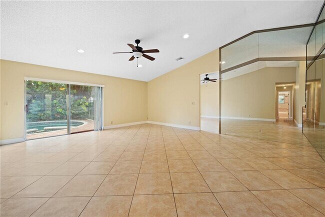 Building Photo - 4950 NW 83rd Ave