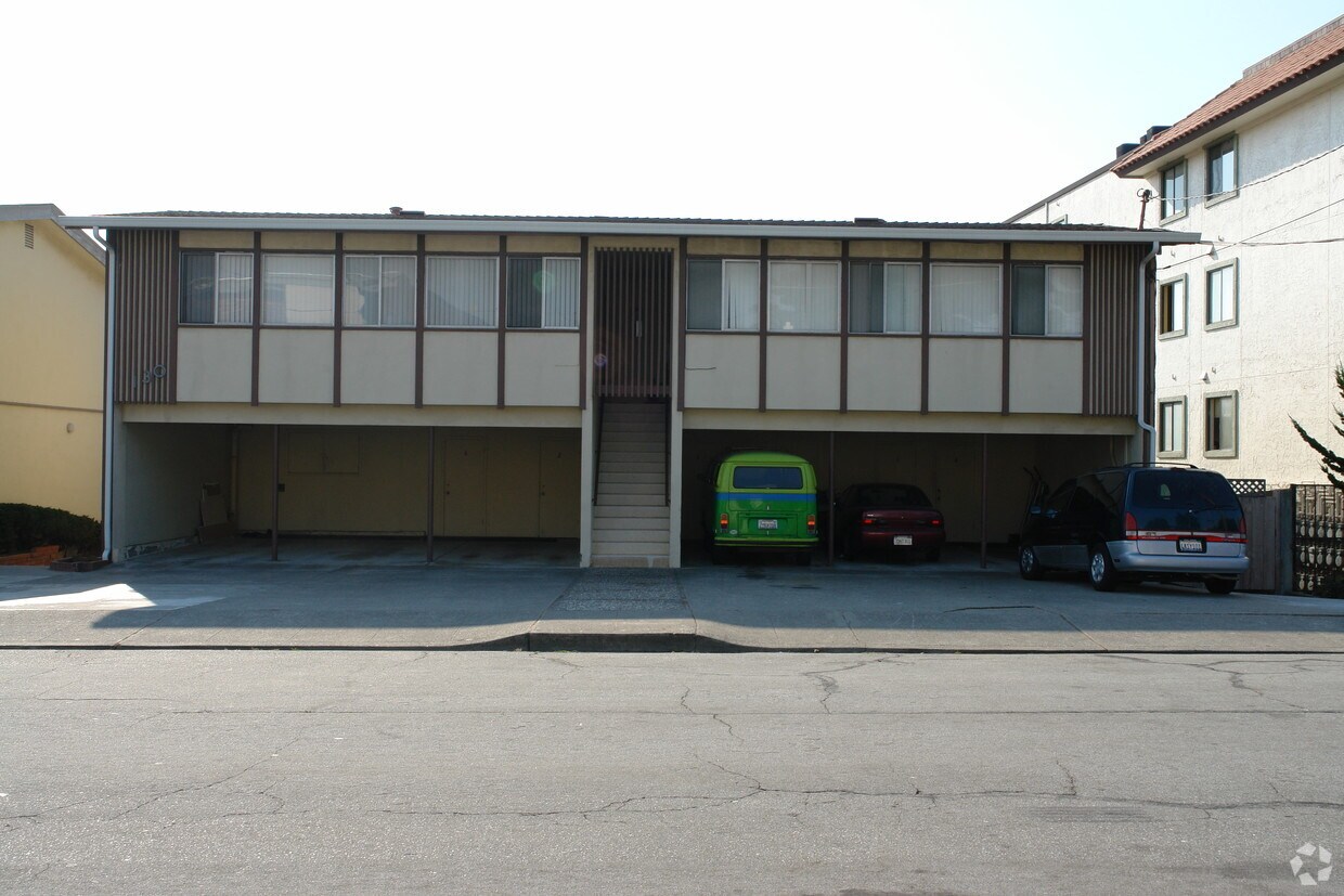 Building Photo - 140 San Juan Ave