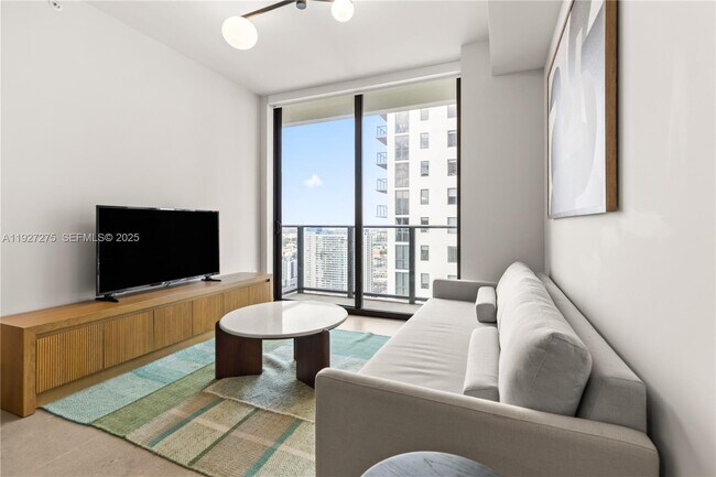 Building Photo - 11 NE 6th St