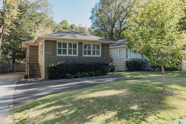 Foto del edificio - 615 Broadway St