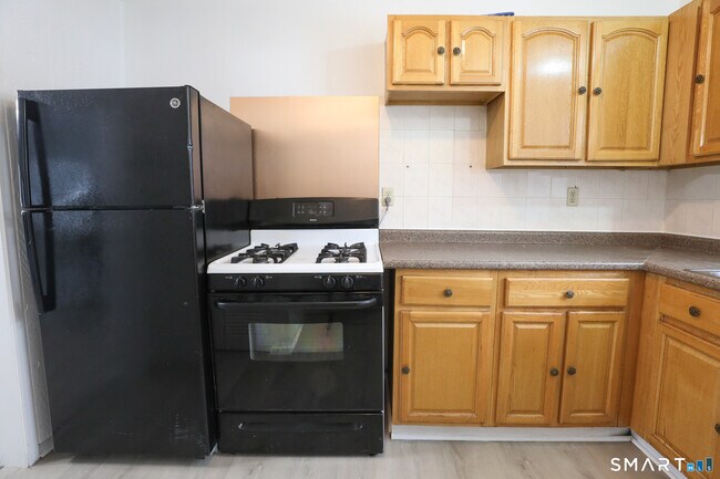 Foto del edificio - 1 Camelot Dr