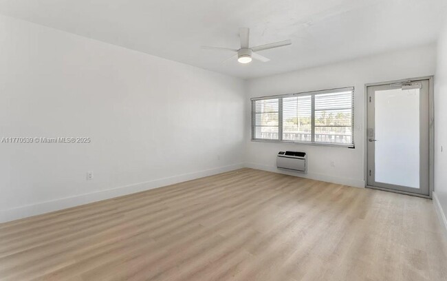 Building Photo - 1038 11th St