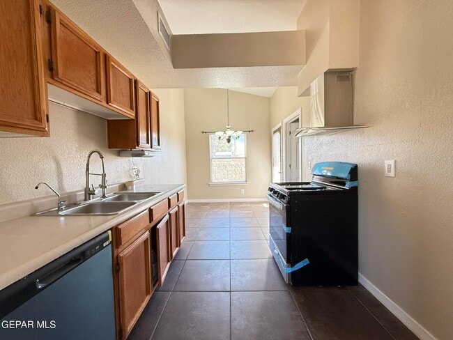 Foto del edificio - 1217 Iguana Pl