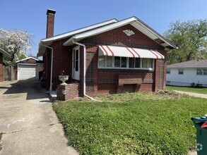 Building Photo - 1352 E Riverside Ave
