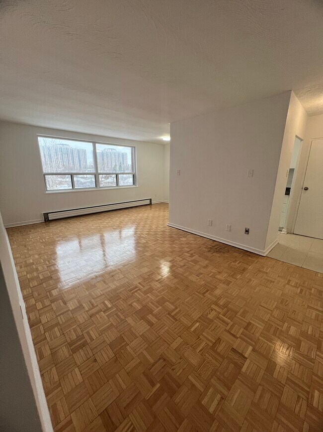Photo du bâtiment - 1535 Birchmount Rd
