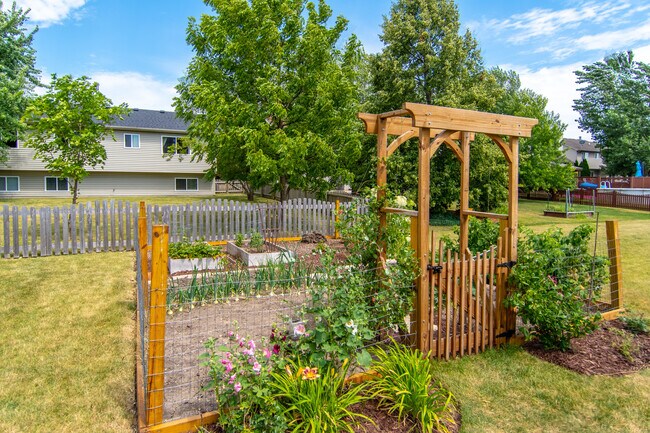 Building Photo - 26107 White Oak Trail