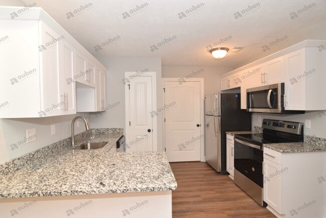 Foto del edificio - Like new 3 bed/3 bath single-family home f...