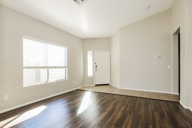 Building Photo - 13426 W Crocus Dr