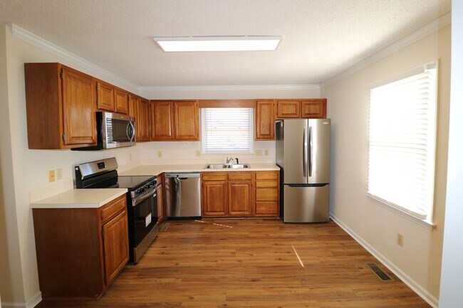 Building Photo - 1517 Bethesda Woods Ln