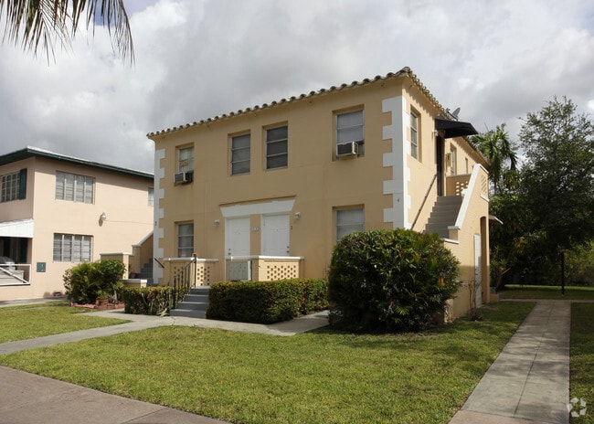 Building Photo - 27-31 Sidonia Ave