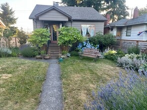 5225 36th Ave SW