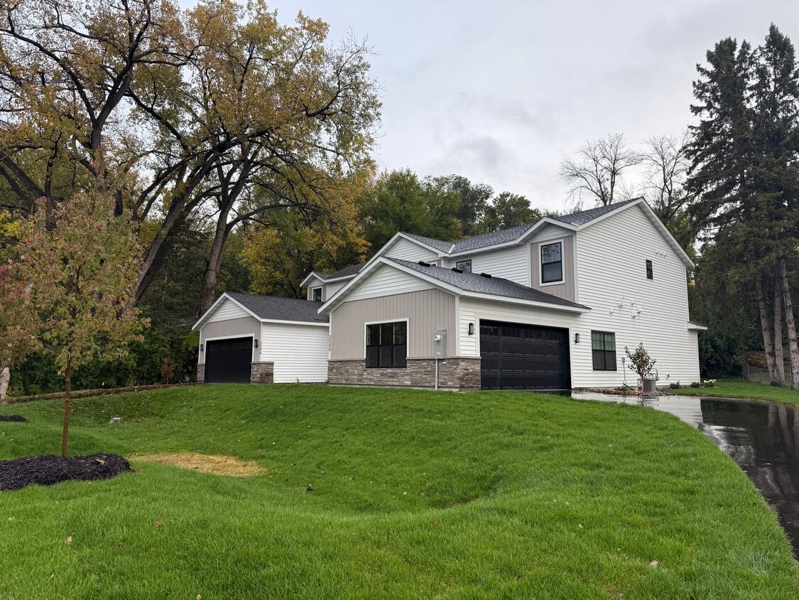 Primary Photo - 3500-3504 W 90th St