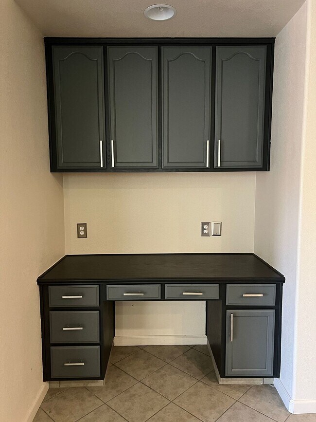 Building Photo - Beautiful North Merced Home Available Now!