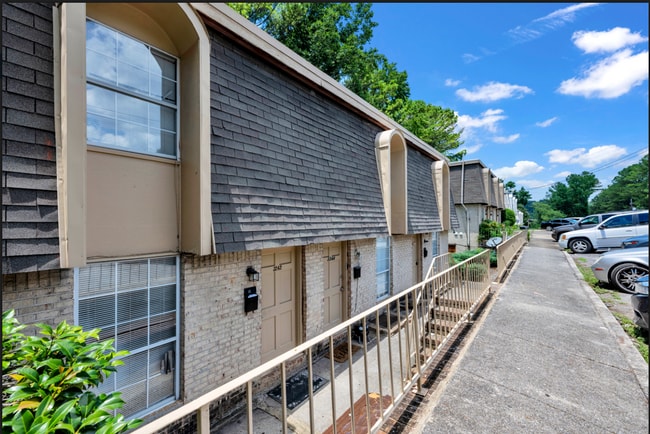 Foto del edificio - 3244 Warringwood Dr