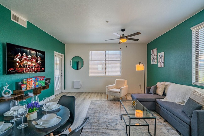 Building Photo - 6610 N 93rd Ave