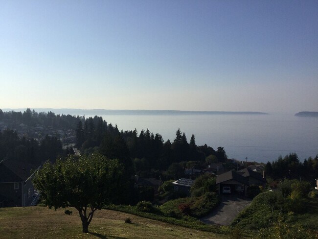 Building Photo - Modern 4-Bedroom Home with Panoramic Water & Mountain Views