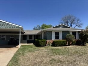 Building Photo - 4601 Alamo Dr